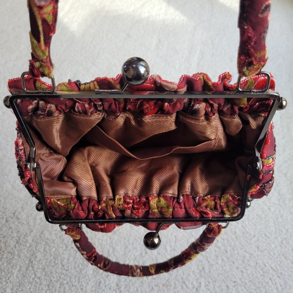 Unique Beaded Floral Embroidered Handbag - Picture 6 of 10